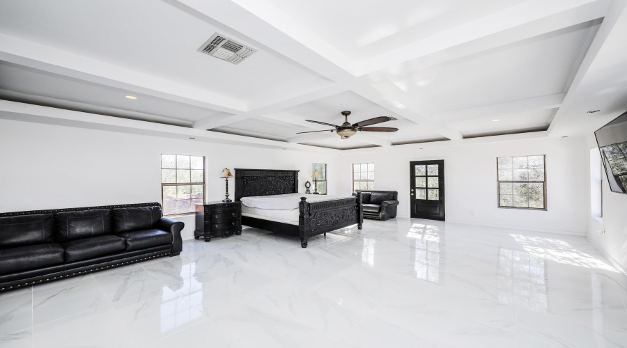 129 North Ave, Laredo, Texas 78045, 4 Bedrooms Bedrooms, 8 Rooms Rooms,4 BathroomsBathrooms,Residential,For Sale,129 North Ave,20254540