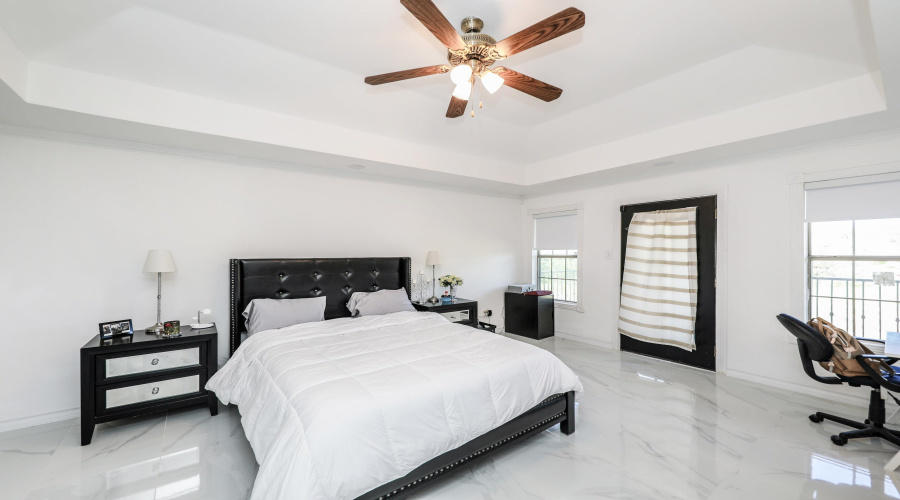 129 North Ave, Laredo, Texas 78045, 4 Bedrooms Bedrooms, 8 Rooms Rooms,4 BathroomsBathrooms,Residential,For Sale,129 North Ave,20254540