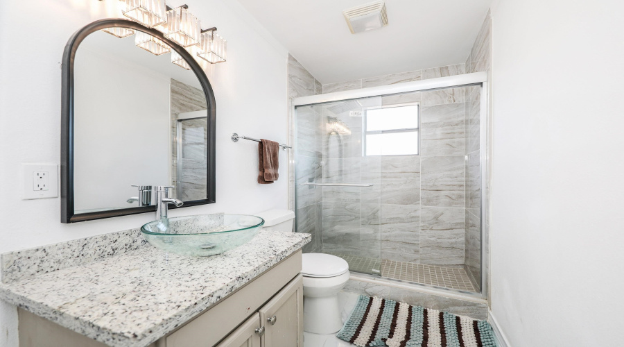 129 North Ave, Laredo, Texas 78045, 4 Bedrooms Bedrooms, 8 Rooms Rooms,4 BathroomsBathrooms,Residential,For Sale,129 North Ave,20254540