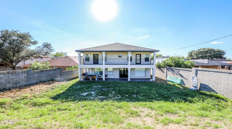 129 North Ave, Laredo, Texas 78045, 4 Bedrooms Bedrooms, 8 Rooms Rooms,4 BathroomsBathrooms,Residential,For Sale,129 North Ave,20254540