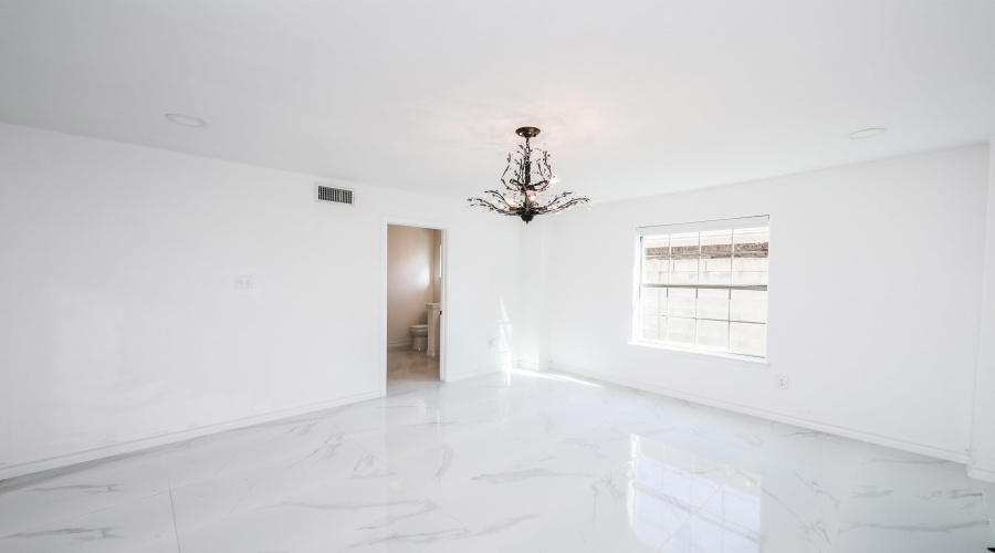 129 North Ave, Laredo, Texas 78045, 4 Bedrooms Bedrooms, 8 Rooms Rooms,4 BathroomsBathrooms,Residential,For Sale,129 North Ave,20254540