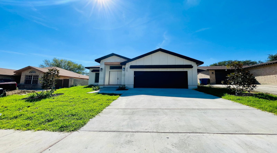 3903 Aguascallentes Dr, LAREDO, Texas 78046-0000, 4 Bedrooms Bedrooms, 6 Rooms Rooms,2 BathroomsBathrooms,Residential,For Sale,3903 Aguascallentes Dr,20254543