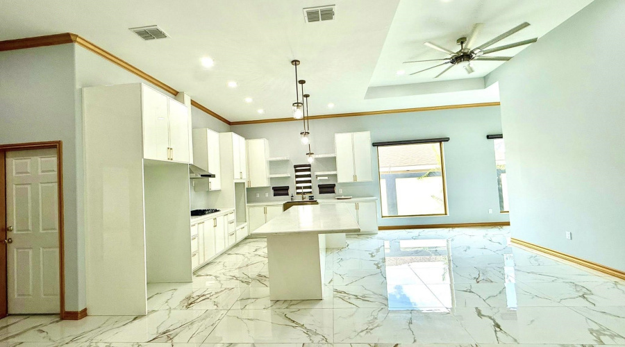 412 Soubirous Rd, Laredo, Texas 78045, 3 Bedrooms Bedrooms, 6 Rooms Rooms,2 BathroomsBathrooms,Residential,For Sale,412 Soubirous Rd,20254545