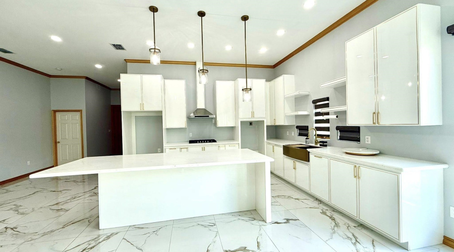 412 Soubirous Rd, Laredo, Texas 78045, 3 Bedrooms Bedrooms, 6 Rooms Rooms,2 BathroomsBathrooms,Residential,For Sale,412 Soubirous Rd,20254545