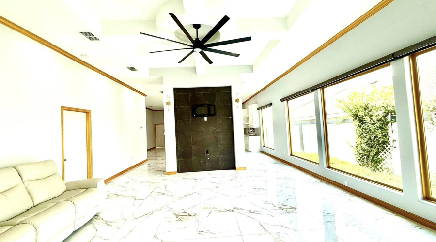 412 Soubirous Rd, Laredo, Texas 78045, 3 Bedrooms Bedrooms, 6 Rooms Rooms,2 BathroomsBathrooms,Residential,For Sale,412 Soubirous Rd,20254545