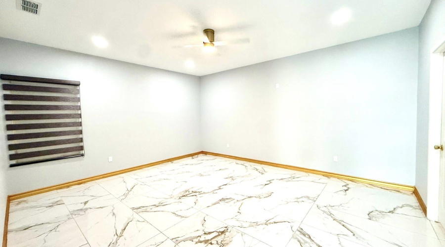 412 Soubirous Rd, Laredo, Texas 78045, 3 Bedrooms Bedrooms, 6 Rooms Rooms,2 BathroomsBathrooms,Residential,For Sale,412 Soubirous Rd,20254545