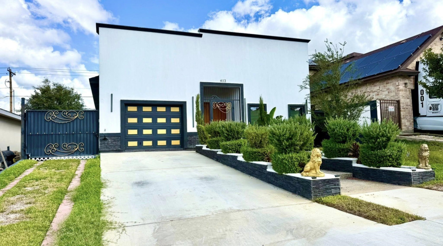 412 Soubirous Rd, Laredo, Texas 78045, 3 Bedrooms Bedrooms, 6 Rooms Rooms,2 BathroomsBathrooms,Residential,For Sale,412 Soubirous Rd,20254545