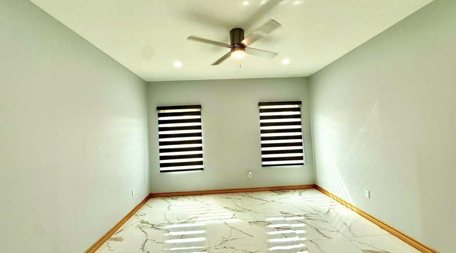 412 Soubirous Rd, Laredo, Texas 78045, 3 Bedrooms Bedrooms, 6 Rooms Rooms,2 BathroomsBathrooms,Residential,For Sale,412 Soubirous Rd,20254545