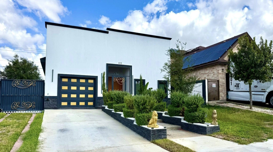 412 Soubirous Rd, Laredo, Texas 78045, 3 Bedrooms Bedrooms, 6 Rooms Rooms,2 BathroomsBathrooms,Residential,For Sale,412 Soubirous Rd,20254545