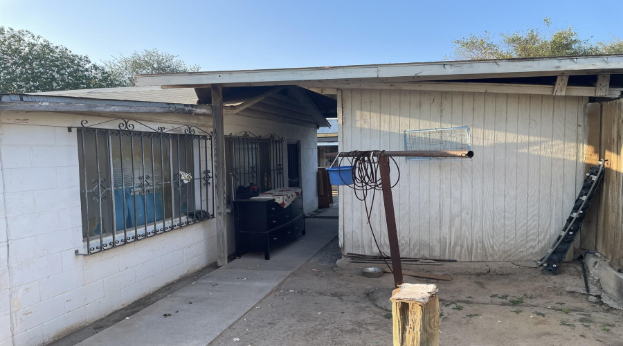 707 Sanders Ave, Laredo, Texas 78040, 2 Bedrooms Bedrooms, 5 Rooms Rooms,1 BathroomBathrooms,Residential,For Sale,707 Sanders Ave,20254549