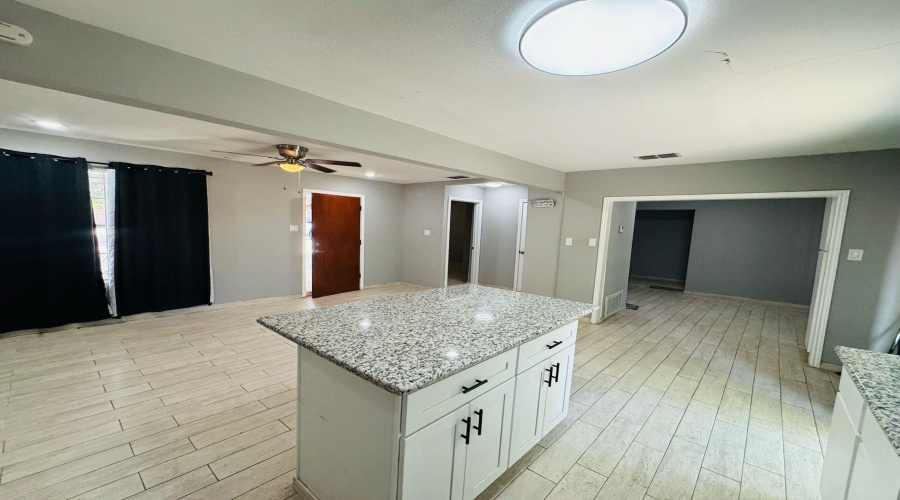 112 Mirasol Dr, Laredo, Texas 78043, 3 Bedrooms Bedrooms, 5 Rooms Rooms,2 BathroomsBathrooms,Residential,For Rent,112 Mirasol Dr,20254550