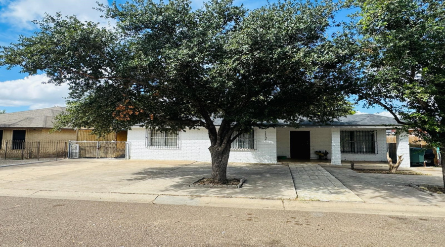 112 Mirasol Dr, Laredo, Texas 78043, 3 Bedrooms Bedrooms, 5 Rooms Rooms,2 BathroomsBathrooms,Residential,For Rent,112 Mirasol Dr,20254550