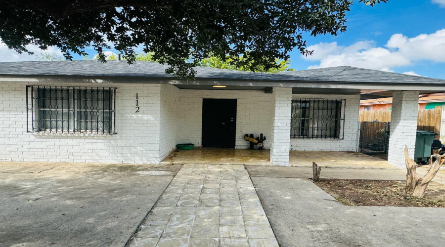 112 Mirasol Dr, Laredo, Texas 78043, 3 Bedrooms Bedrooms, 5 Rooms Rooms,2 BathroomsBathrooms,Residential,For Rent,112 Mirasol Dr,20254550