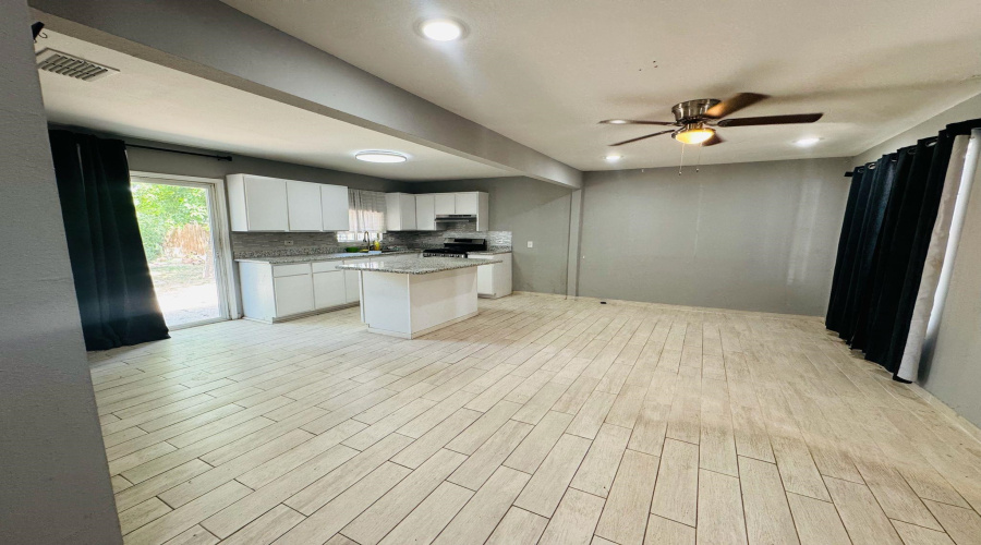 112 Mirasol Dr, Laredo, Texas 78043, 3 Bedrooms Bedrooms, 5 Rooms Rooms,2 BathroomsBathrooms,Residential,For Rent,112 Mirasol Dr,20254550