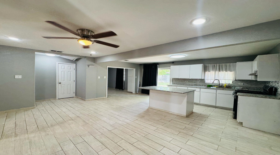 112 Mirasol Dr, Laredo, Texas 78043, 3 Bedrooms Bedrooms, 5 Rooms Rooms,2 BathroomsBathrooms,Residential,For Rent,112 Mirasol Dr,20254550