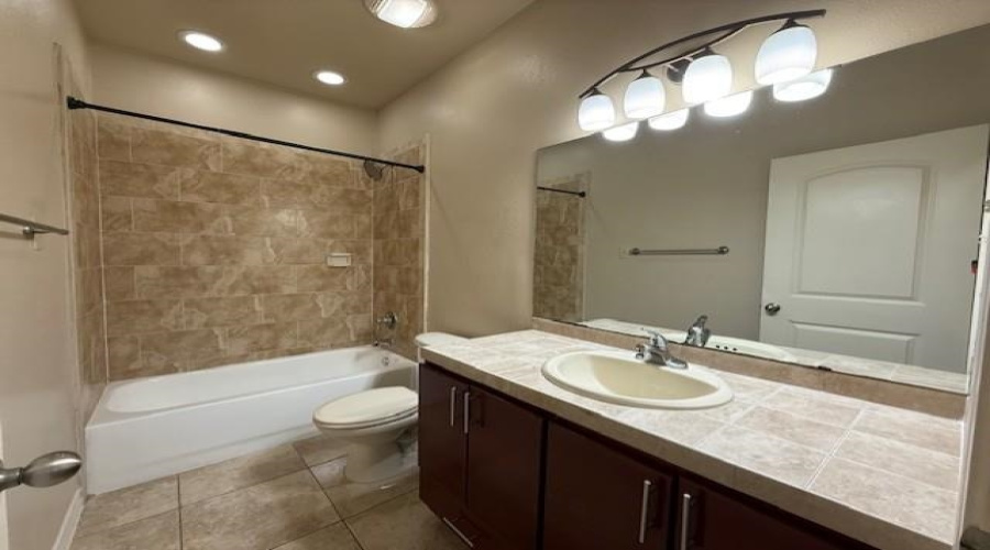 710 Alta Vista Dr, Laredo, Texas 78041, 2 Bedrooms Bedrooms, 4 Rooms Rooms,2 BathroomsBathrooms,Residential,For Rent,710 Alta Vista Dr,20254557