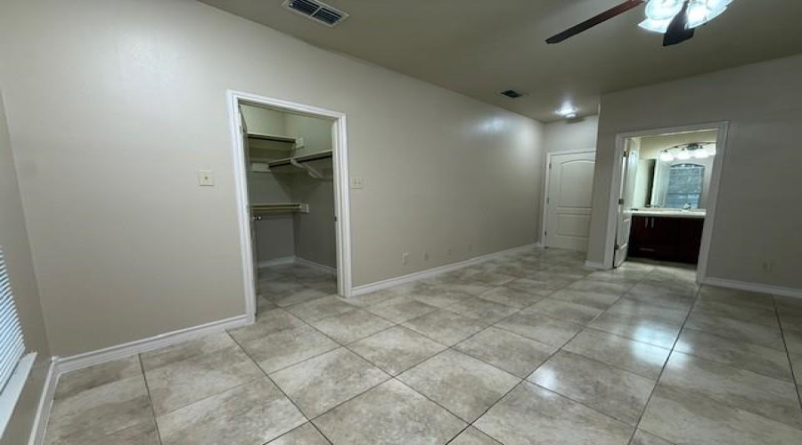 710 Alta Vista Dr, Laredo, Texas 78041, 2 Bedrooms Bedrooms, 4 Rooms Rooms,2 BathroomsBathrooms,Residential,For Rent,710 Alta Vista Dr,20254557