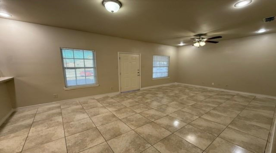 710 Alta Vista Dr, Laredo, Texas 78041, 2 Bedrooms Bedrooms, 4 Rooms Rooms,2 BathroomsBathrooms,Residential,For Rent,710 Alta Vista Dr,20254557