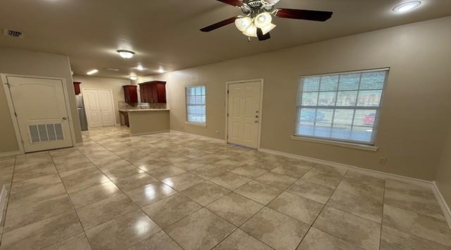 710 Alta Vista Dr, Laredo, Texas 78041, 2 Bedrooms Bedrooms, 4 Rooms Rooms,2 BathroomsBathrooms,Residential,For Rent,710 Alta Vista Dr,20254557