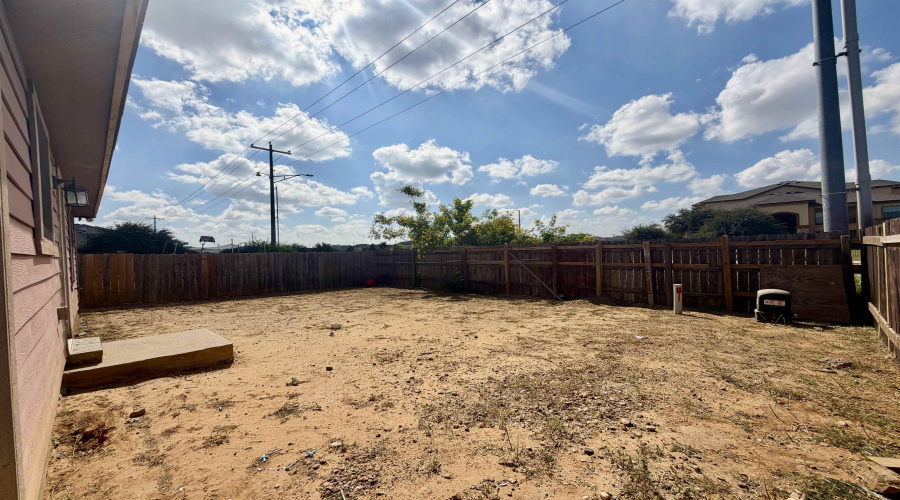 14119 Fawn Dr, Laredo, Texas 78045, 4 Bedrooms Bedrooms, 6 Rooms Rooms,2 BathroomsBathrooms,Residential,For Rent,14119 Fawn Dr,20254564