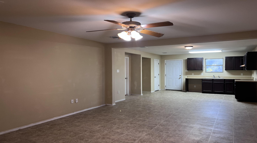 14119 Fawn Dr, Laredo, Texas 78045, 4 Bedrooms Bedrooms, 6 Rooms Rooms,2 BathroomsBathrooms,Residential,For Rent,14119 Fawn Dr,20254564
