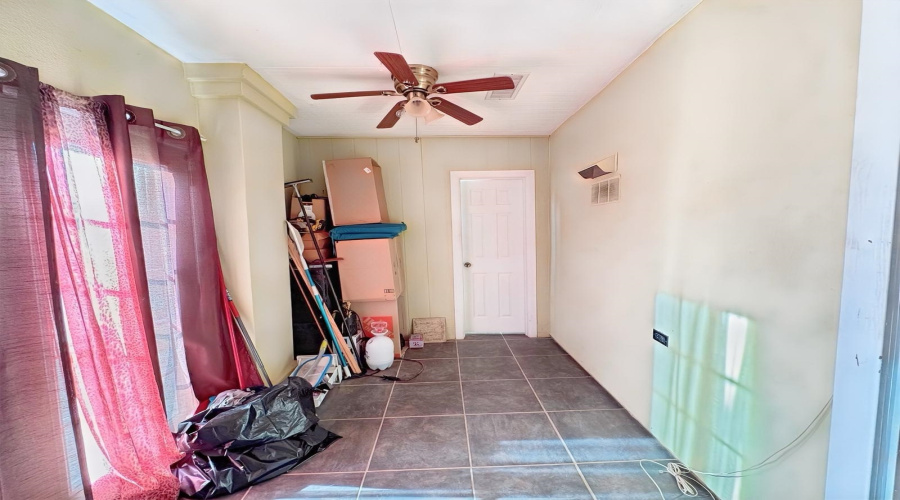 9010 Yale St, LAREDO, Texas 78045, 3 Bedrooms Bedrooms, 4 Rooms Rooms,2 BathroomsBathrooms,Residential,For Sale,9010 Yale St,20254565