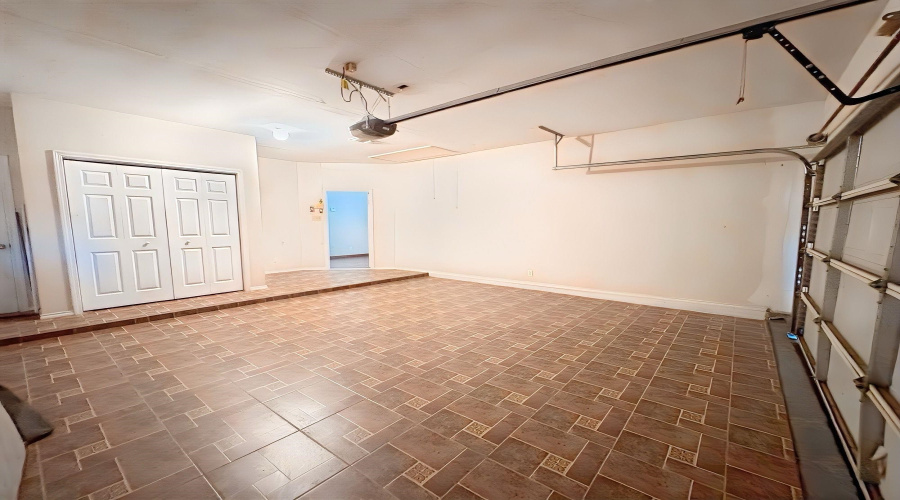 9010 Yale St, LAREDO, Texas 78045, 3 Bedrooms Bedrooms, 4 Rooms Rooms,2 BathroomsBathrooms,Residential,For Sale,9010 Yale St,20254565