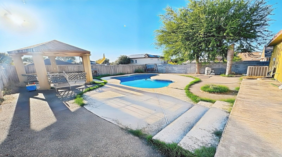 9010 Yale St, LAREDO, Texas 78045, 3 Bedrooms Bedrooms, 4 Rooms Rooms,2 BathroomsBathrooms,Residential,For Sale,9010 Yale St,20254565