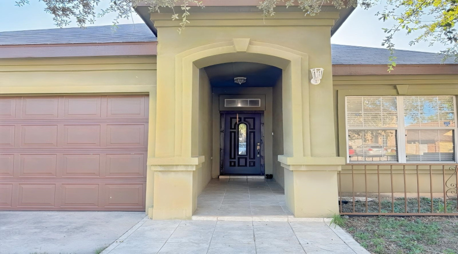 9010 Yale St, LAREDO, Texas 78045, 3 Bedrooms Bedrooms, 4 Rooms Rooms,2 BathroomsBathrooms,Residential,For Sale,9010 Yale St,20254565