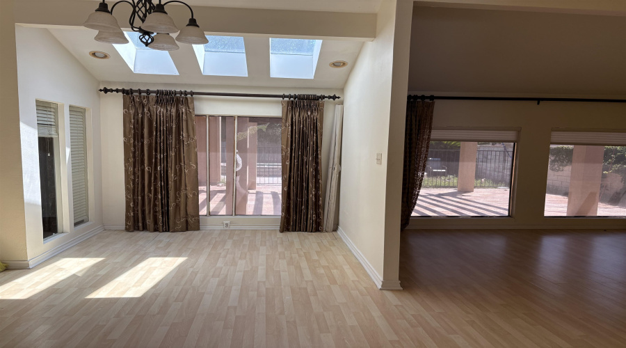 511 Martens Rd, LAREDO, Texas 78041, 3 Bedrooms Bedrooms, 7 Rooms Rooms,4 BathroomsBathrooms,Residential,For Sale,511 Martens Rd,20254566