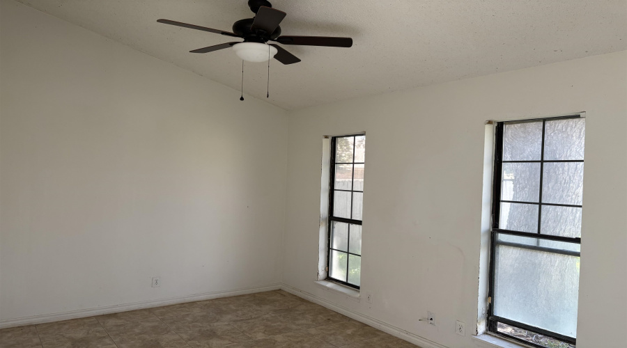 511 Martens Rd, LAREDO, Texas 78041, 3 Bedrooms Bedrooms, 7 Rooms Rooms,4 BathroomsBathrooms,Residential,For Sale,511 Martens Rd,20254566