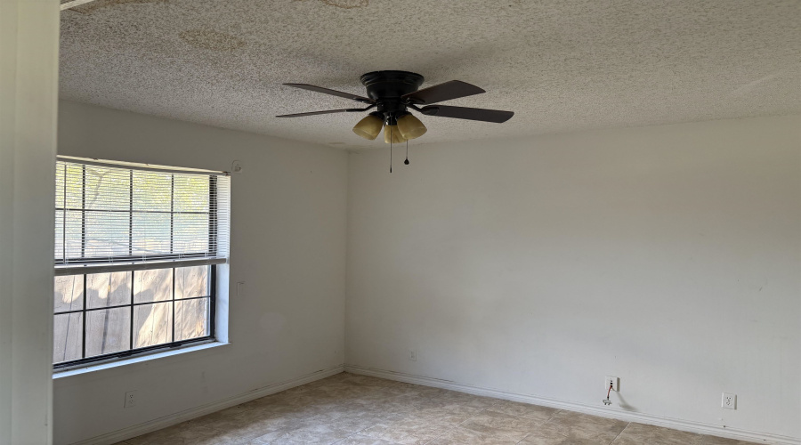 511 Martens Rd, LAREDO, Texas 78041, 3 Bedrooms Bedrooms, 7 Rooms Rooms,4 BathroomsBathrooms,Residential,For Sale,511 Martens Rd,20254566