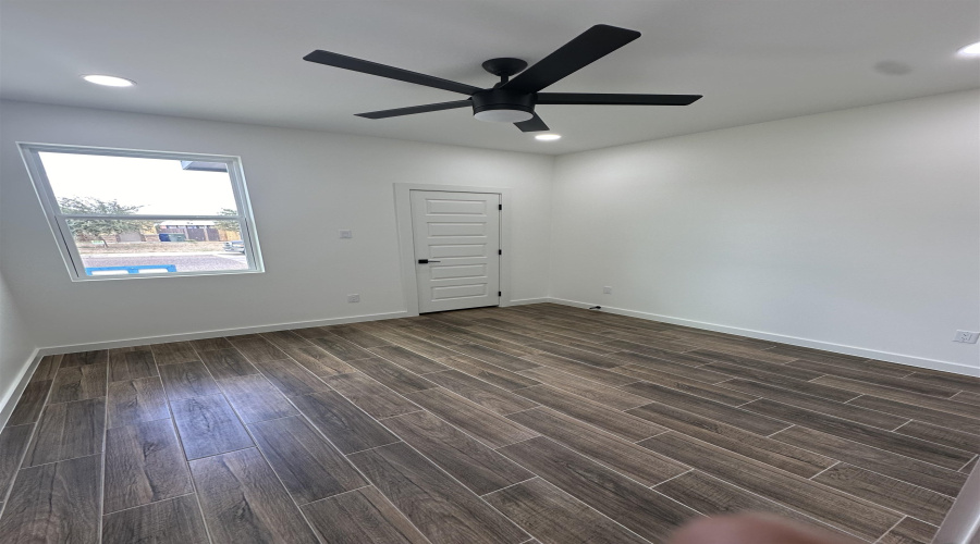 2615 Jean St, Laredo, Texas 78046, 3 Bedrooms Bedrooms, 5 Rooms Rooms,2 BathroomsBathrooms,Residential,For Sale,2615 Jean St,20254567