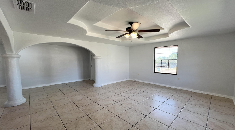 1032 Falcon Ln, Zapata, Texas 78076, 3 Bedrooms Bedrooms, 5 Rooms Rooms,2 BathroomsBathrooms,Residential,For Sale,1032 Falcon Ln,20254568