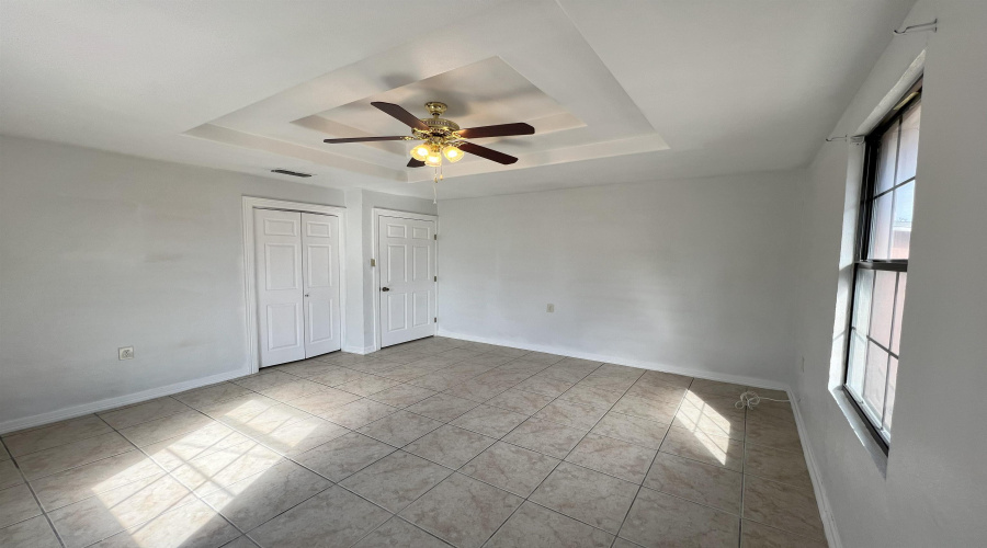 1032 Falcon Ln, Zapata, Texas 78076, 3 Bedrooms Bedrooms, 5 Rooms Rooms,2 BathroomsBathrooms,Residential,For Sale,1032 Falcon Ln,20254568