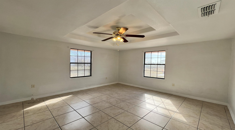 1032 Falcon Ln, Zapata, Texas 78076, 3 Bedrooms Bedrooms, 5 Rooms Rooms,2 BathroomsBathrooms,Residential,For Sale,1032 Falcon Ln,20254568