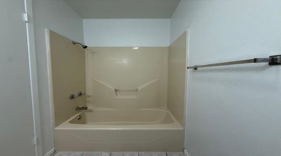 1502 E San Pedro St, Laredo, Texas 78041, 2 Bedrooms Bedrooms, 4 Rooms Rooms,1 BathroomBathrooms,Residential,For Rent,1502 E San Pedro St,20254570