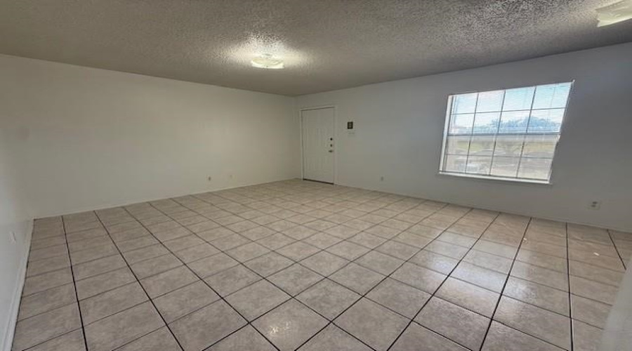 1502 E San Pedro St, Laredo, Texas 78041, 2 Bedrooms Bedrooms, 4 Rooms Rooms,1 BathroomBathrooms,Residential,For Rent,1502 E San Pedro St,20254570