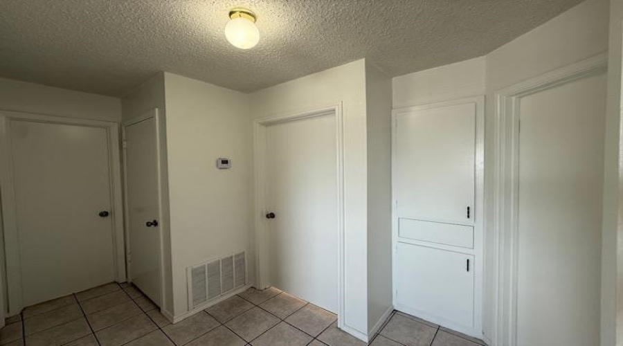 1502 E San Pedro St, Laredo, Texas 78041, 2 Bedrooms Bedrooms, 4 Rooms Rooms,1 BathroomBathrooms,Residential,For Rent,1502 E San Pedro St,20254570