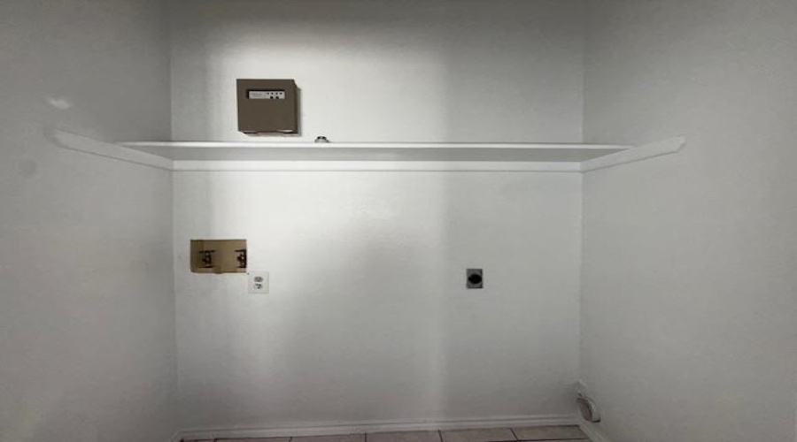1502 E San Pedro St, Laredo, Texas 78041, 2 Bedrooms Bedrooms, 4 Rooms Rooms,1 BathroomBathrooms,Residential,For Rent,1502 E San Pedro St,20254570