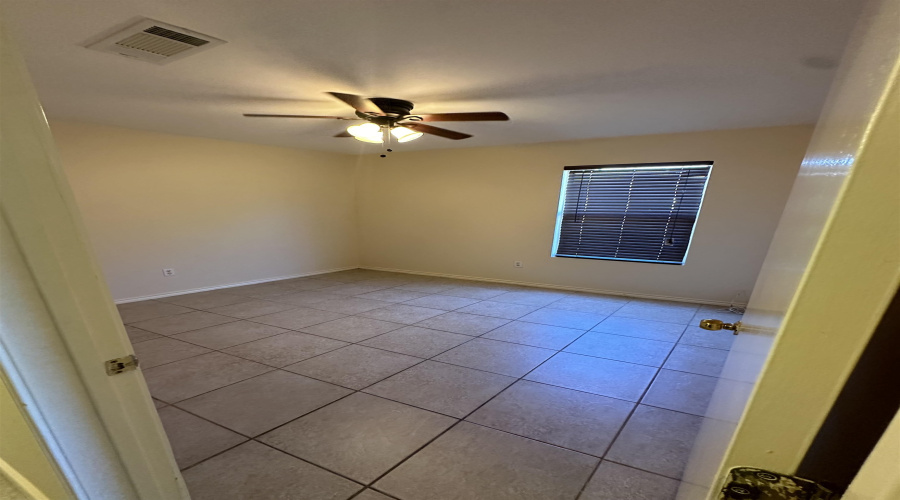 352 Ocean Dr, Laredo, Texas 78043, 3 Bedrooms Bedrooms, 5 Rooms Rooms,2 BathroomsBathrooms,Residential,For Sale,352 Ocean Dr,20254574