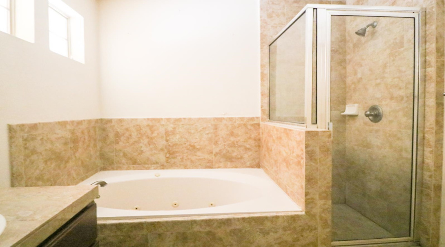 9310 Albany Dr, Laredo, Texas 78045-8617, 4 Bedrooms Bedrooms, 4 Rooms Rooms,2 BathroomsBathrooms,Residential,For Rent,9310 Albany Dr,20254575