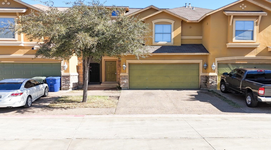 9310 Albany Dr, Laredo, Texas 78045-8617, 4 Bedrooms Bedrooms, 4 Rooms Rooms,2 BathroomsBathrooms,Residential,For Rent,9310 Albany Dr,20254575