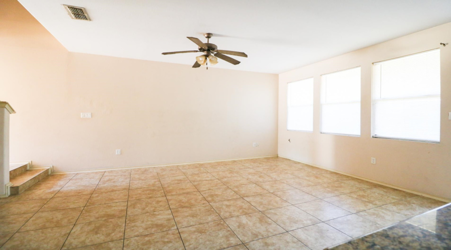 9310 Albany Dr, Laredo, Texas 78045-8617, 4 Bedrooms Bedrooms, 4 Rooms Rooms,2 BathroomsBathrooms,Residential,For Rent,9310 Albany Dr,20254575