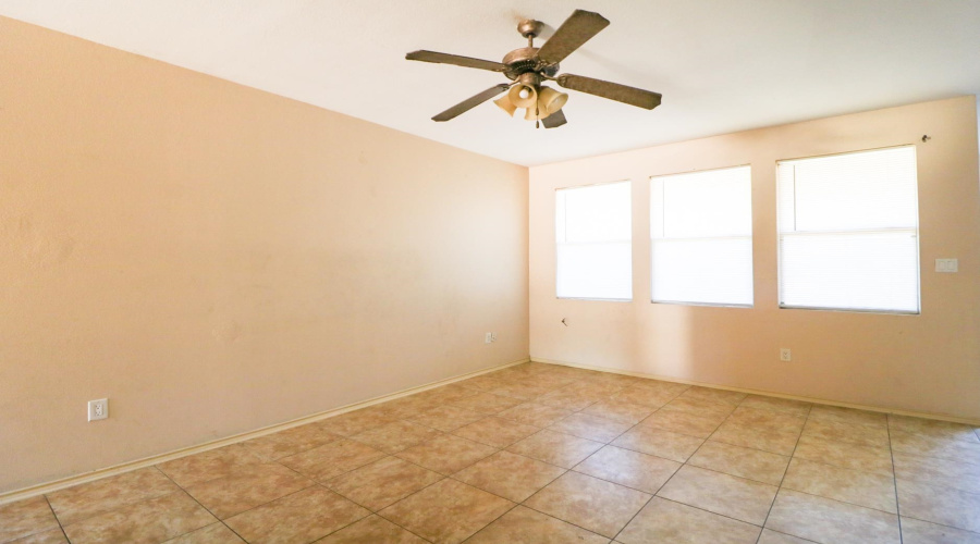 9310 Albany Dr, Laredo, Texas 78045-8617, 4 Bedrooms Bedrooms, 4 Rooms Rooms,2 BathroomsBathrooms,Residential,For Rent,9310 Albany Dr,20254575