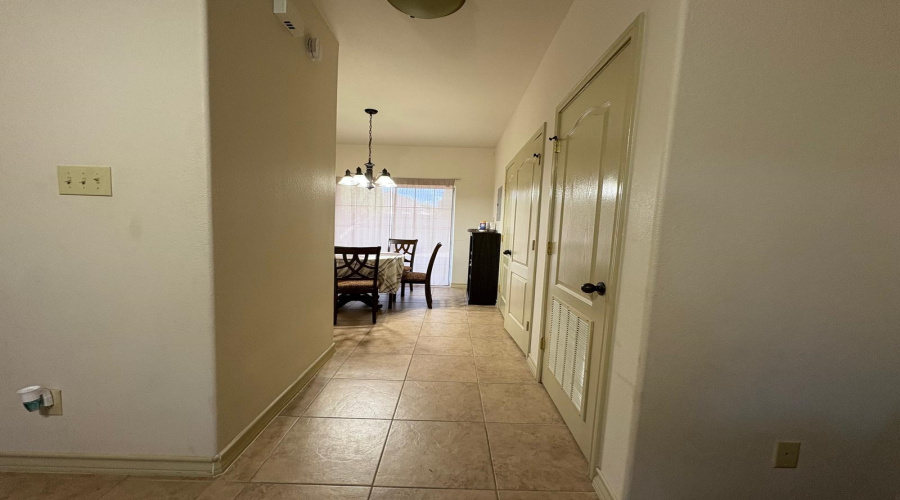10706 International Blvd, Laredo, Texas 78045, 2 Bedrooms Bedrooms, 3 Rooms Rooms,1 BathroomBathrooms,Residential,For Rent,10706 International Blvd,20254577