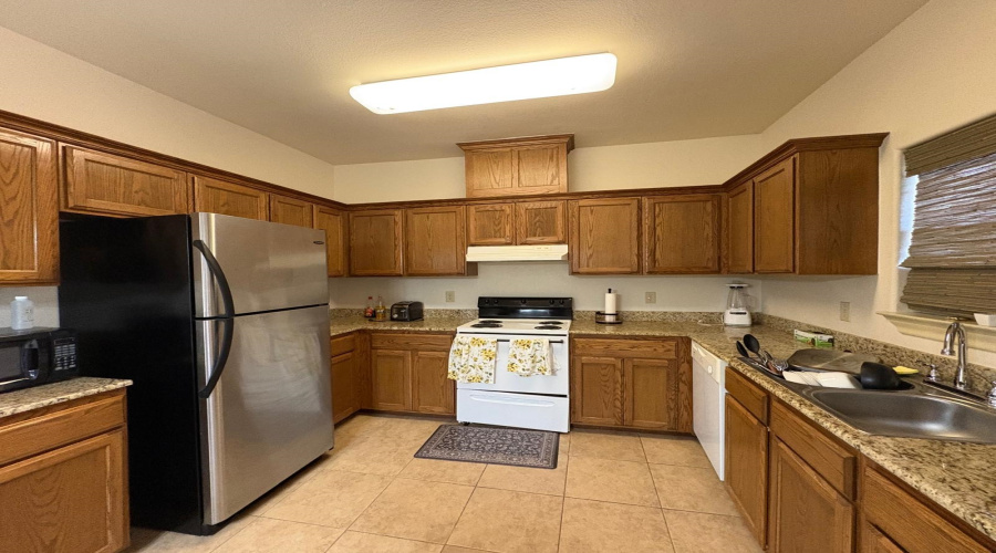 10706 International Blvd, Laredo, Texas 78045, 2 Bedrooms Bedrooms, 3 Rooms Rooms,1 BathroomBathrooms,Residential,For Rent,10706 International Blvd,20254577