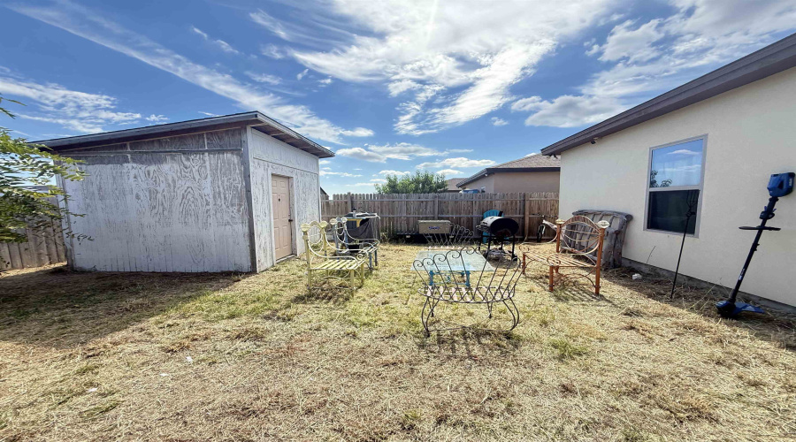5707 Moses Lp., Laredo, Texas 78046, 3 Bedrooms Bedrooms, 4 Rooms Rooms,2 BathroomsBathrooms,Residential,For Sale,5707 Moses Lp.,20254580