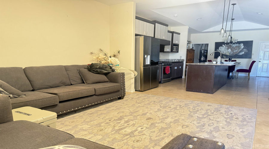 5707 Moses Lp., Laredo, Texas 78046, 3 Bedrooms Bedrooms, 4 Rooms Rooms,2 BathroomsBathrooms,Residential,For Sale,5707 Moses Lp.,20254580