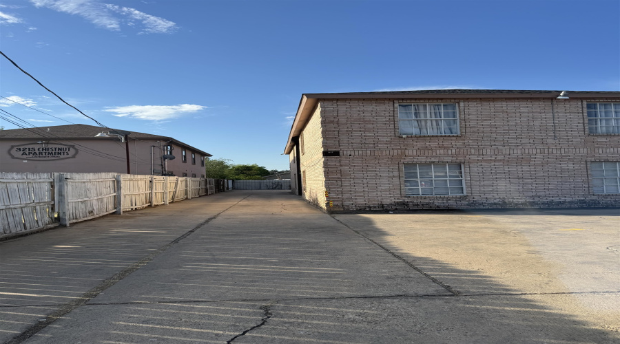 3205 Chestnut St, Laredo, Texas 78046, 2 Bedrooms Bedrooms, 3 Rooms Rooms,1 BathroomBathrooms,Residential,For Rent,3205 Chestnut St,20254581